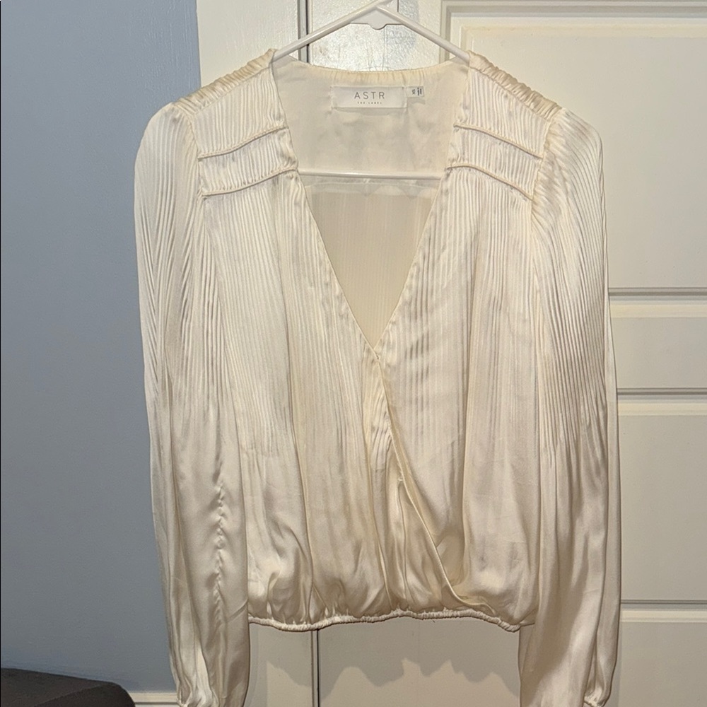ASTR Women's Cream Blouse XS